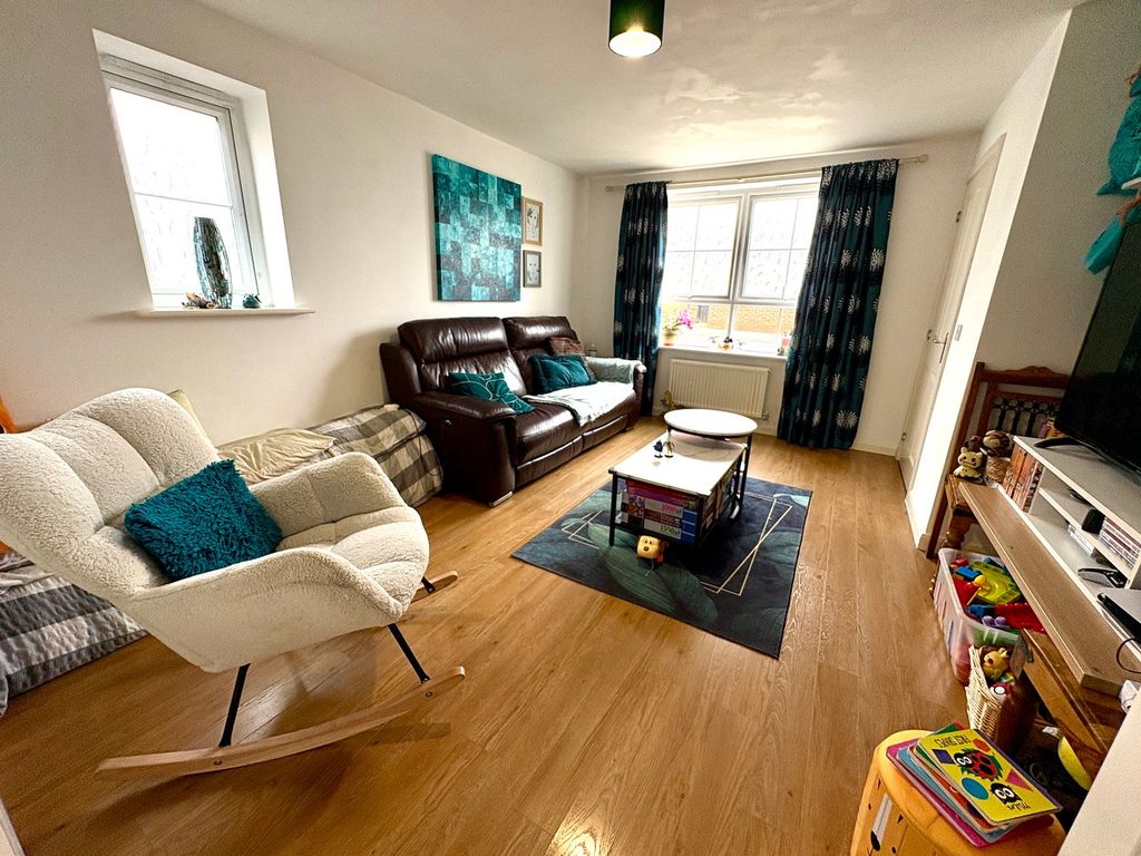 Property photo 2 of 10