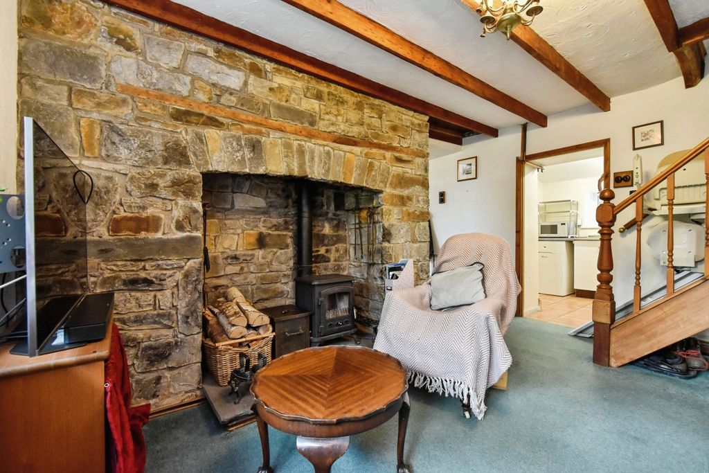 Property photo 2 of 17 Photo