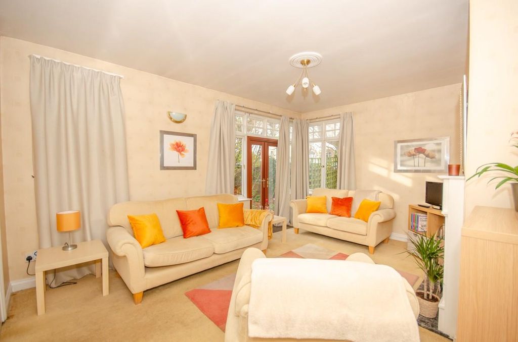 Property photo 3 of 22 Lounge Pic 2.Jpg