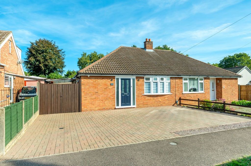 3 bed bungalow for sale Bromham