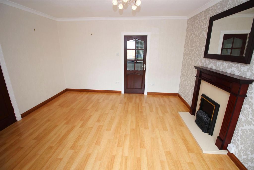 Property photo 3 of 23
