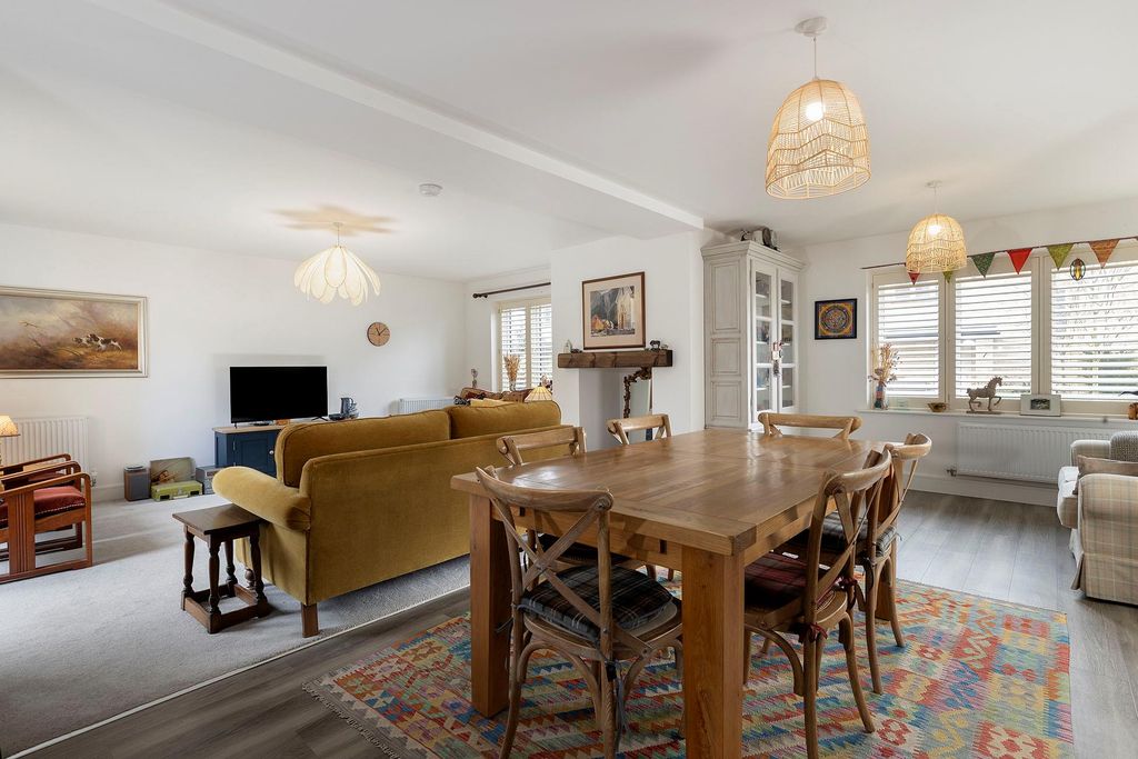 Property photo 3 of 25 Image