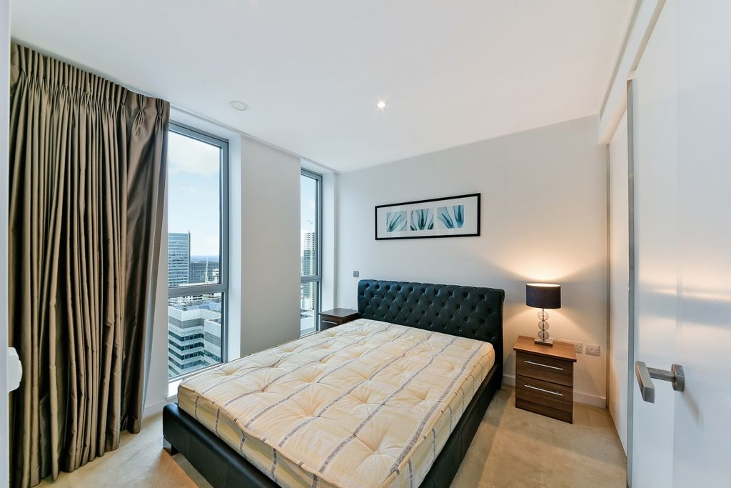Property photo 3 of 11 Bedroom - East Tower