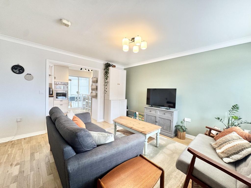 Property photo 3 of 22 Living Room