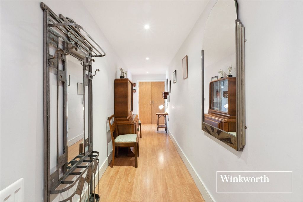 Property photo 3 of 19 Picture No. 26