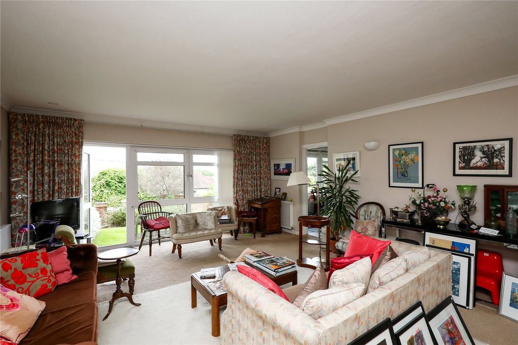 Property photo 2 of 14 Picture No. 12