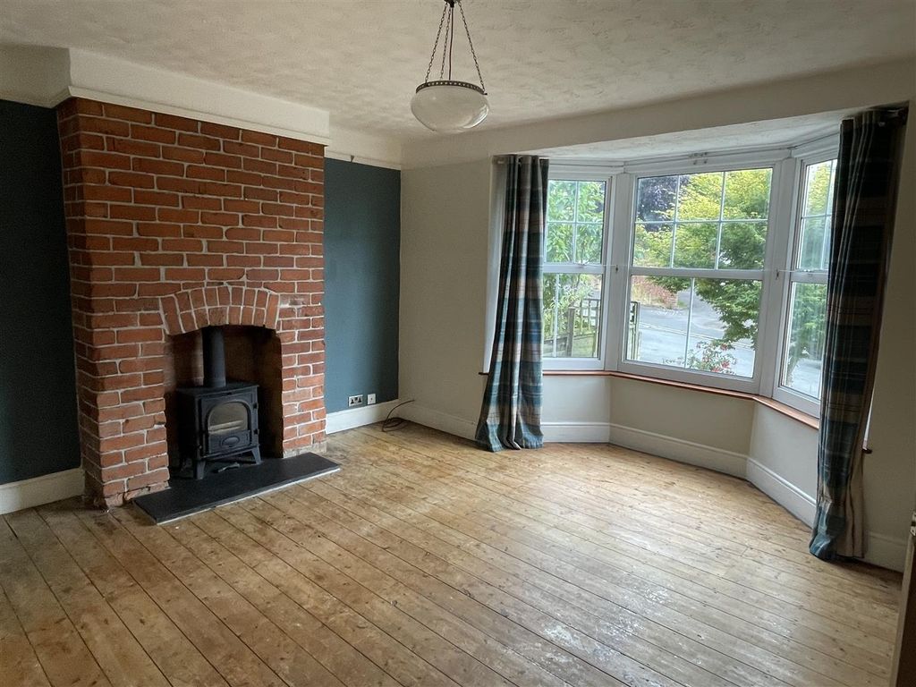 Property photo 2 of 18 Living Room