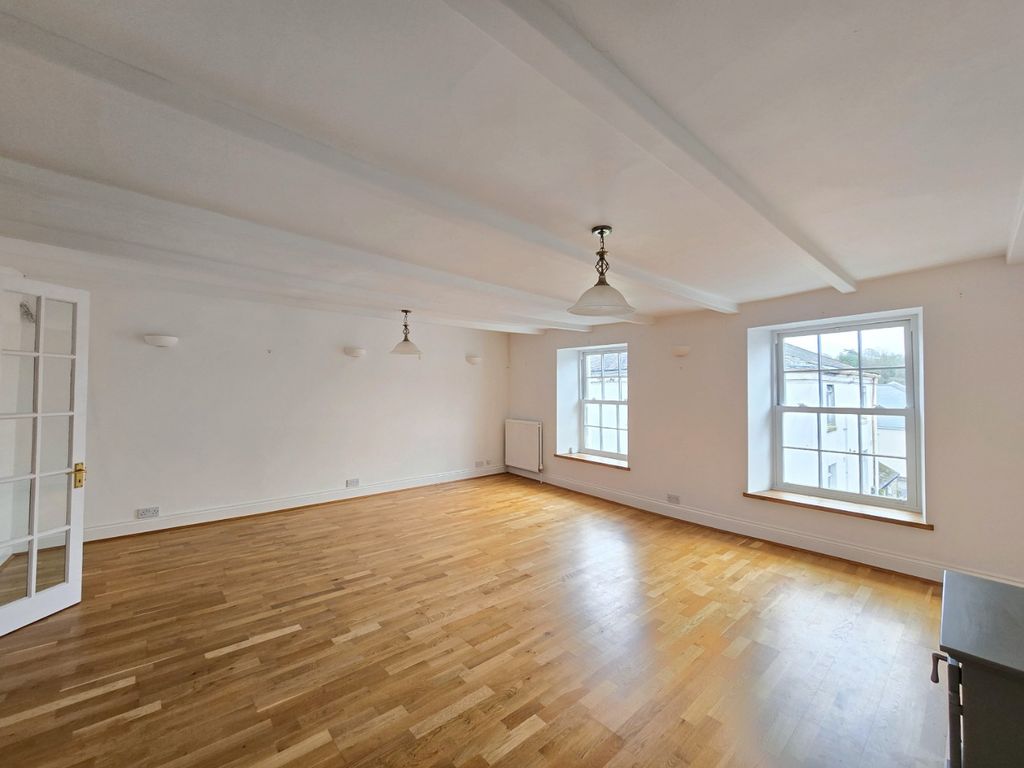 Property photo 3 of 12 4983265