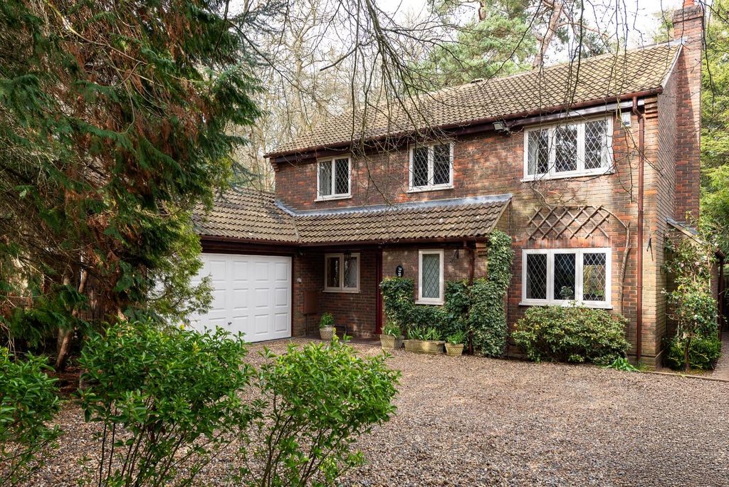 Property photo 1 of 32