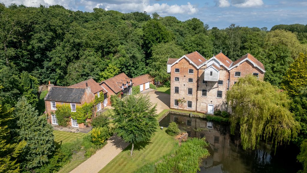 Property photo 1 of 54 Dji_0121