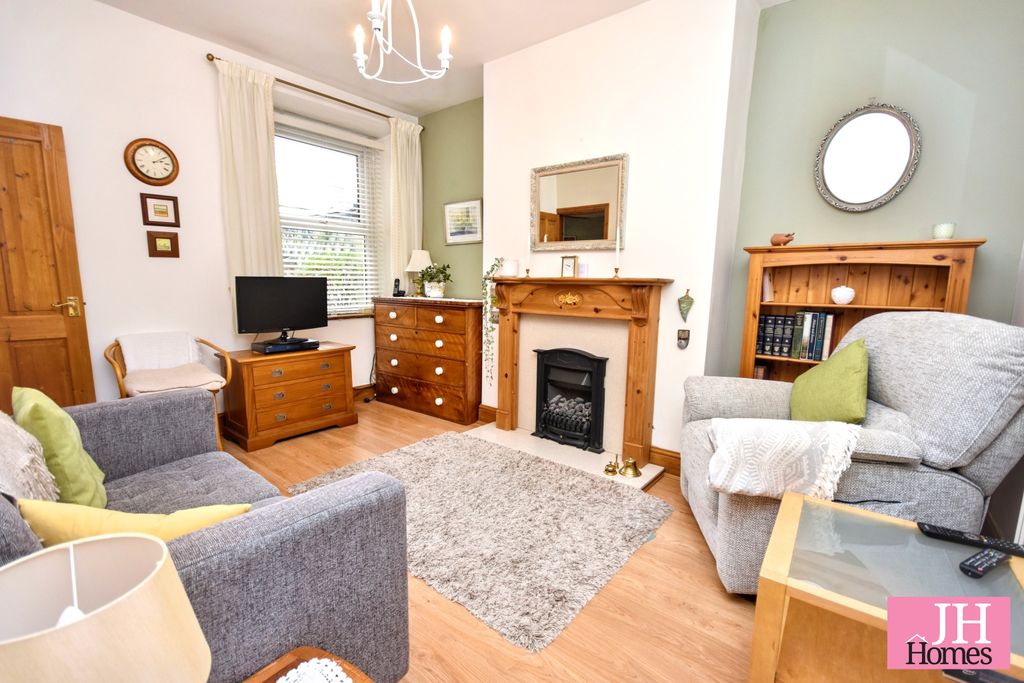 Property photo 2 of 16