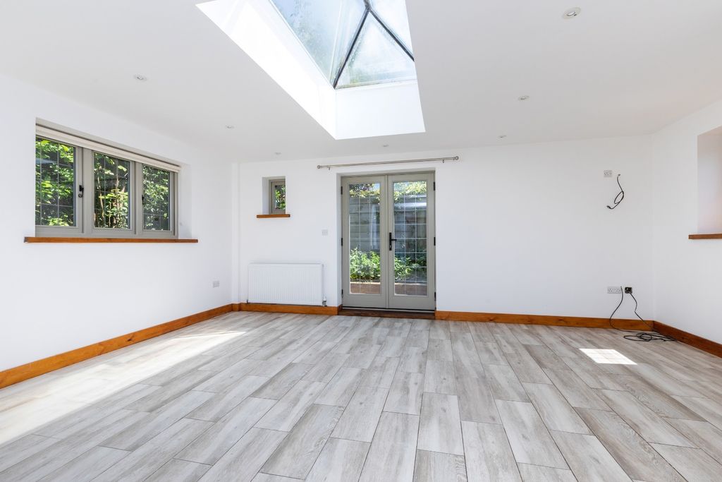 Property photo 3 of 19 4316723