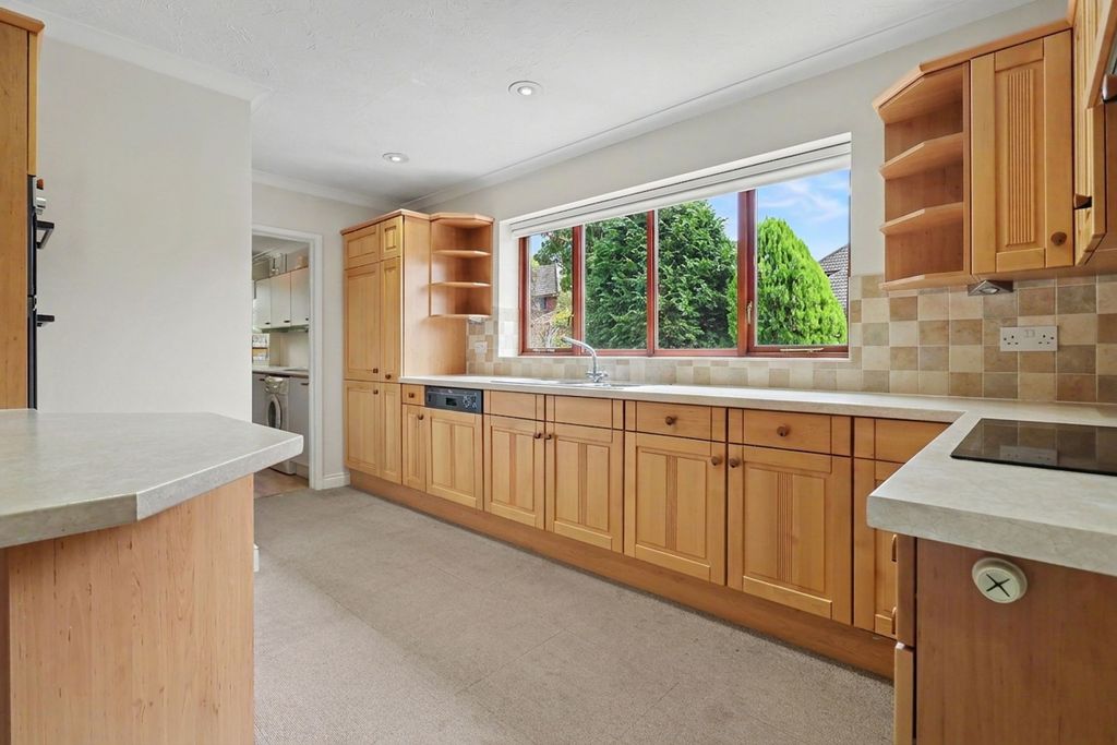 Property photo 3 of 18