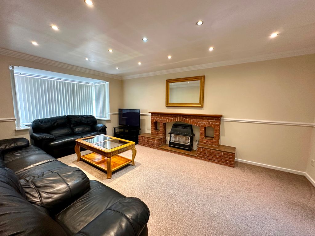Property photo 2 of 26