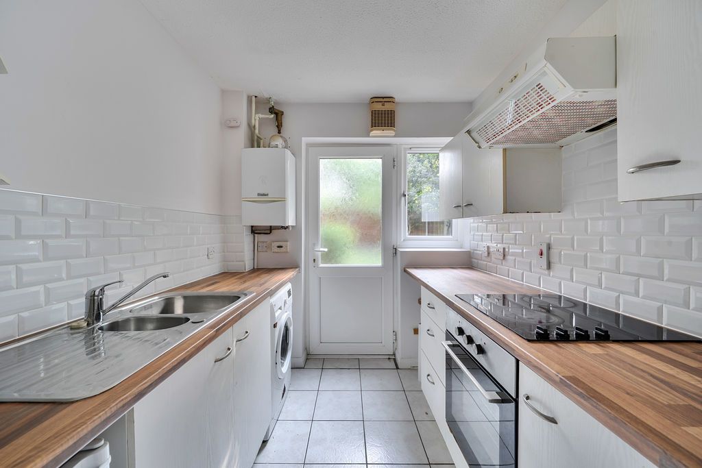 Property photo 3 of 13 Kitchen