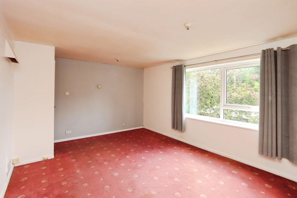 Property photo 2 of 17 Photo