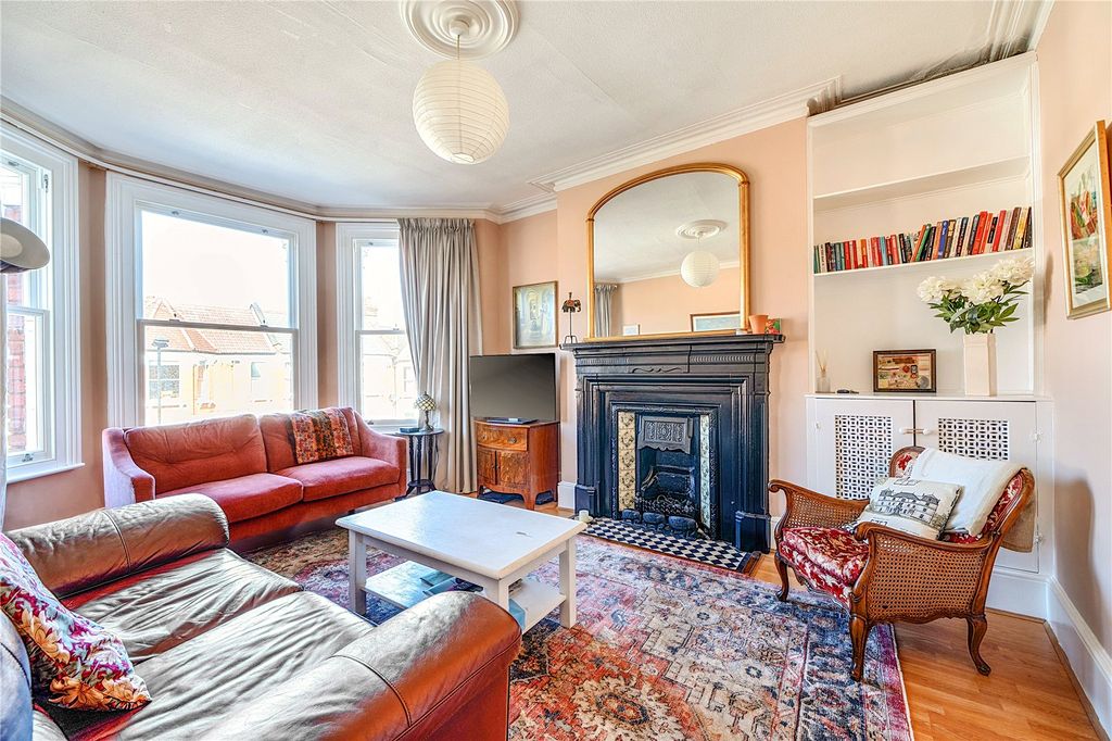 Property photo 2 of 17 Picture No. 01