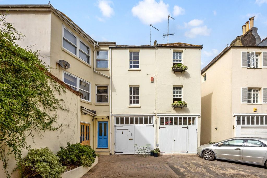 Property photo 1 of 19 Brunswick Mews, 5-002(1).Jpg