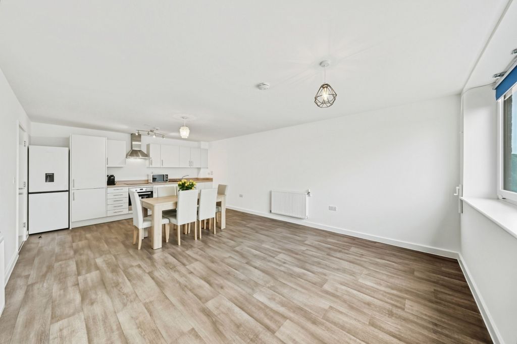 Property photo 3 of 17 Photo