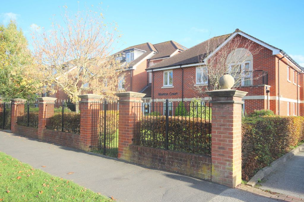 Property photo 1 of 9