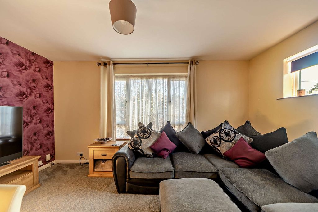 Property photo 2 of 29