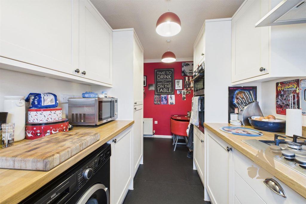 Property photo 3 of 10 Cam04004G0-Pr0459-Still014.Jpg