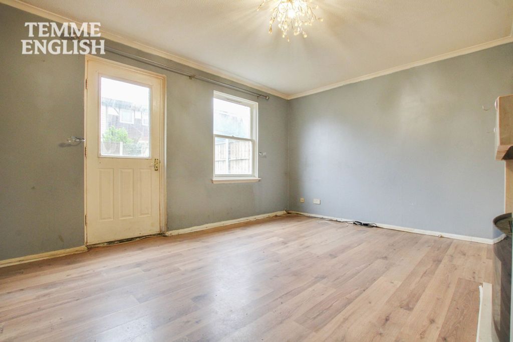 Property photo 3 of 19