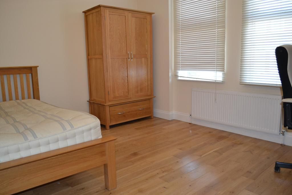 Property photo 3 of 6 Bedroom 1