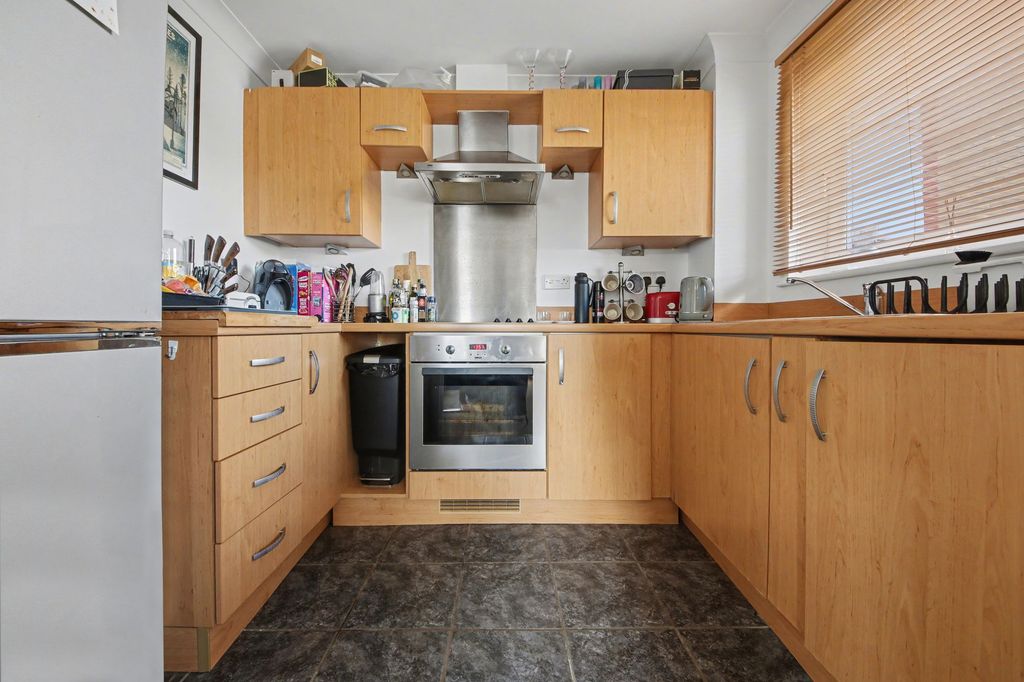 Property photo 3 of 12