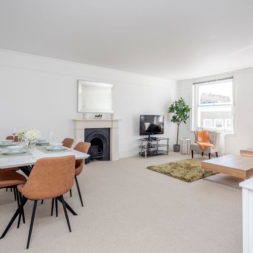 Property photo 1 of 32