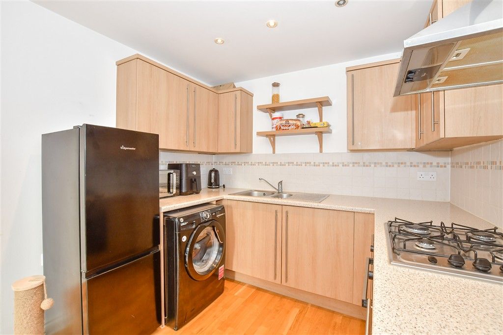 Property photo 1 of 10 Kitchen