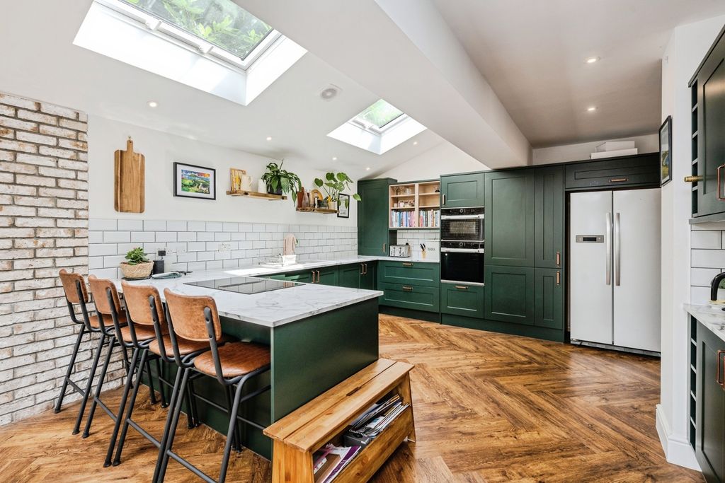 Property photo 2 of 17 Photo