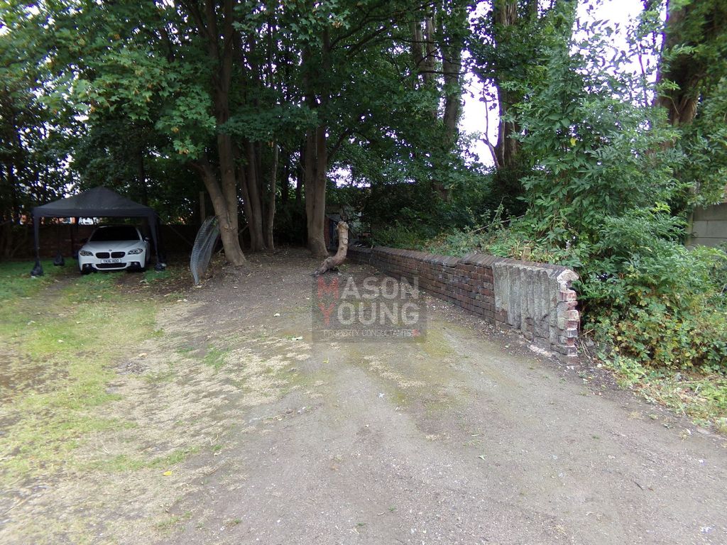 Property photo 3 of 11