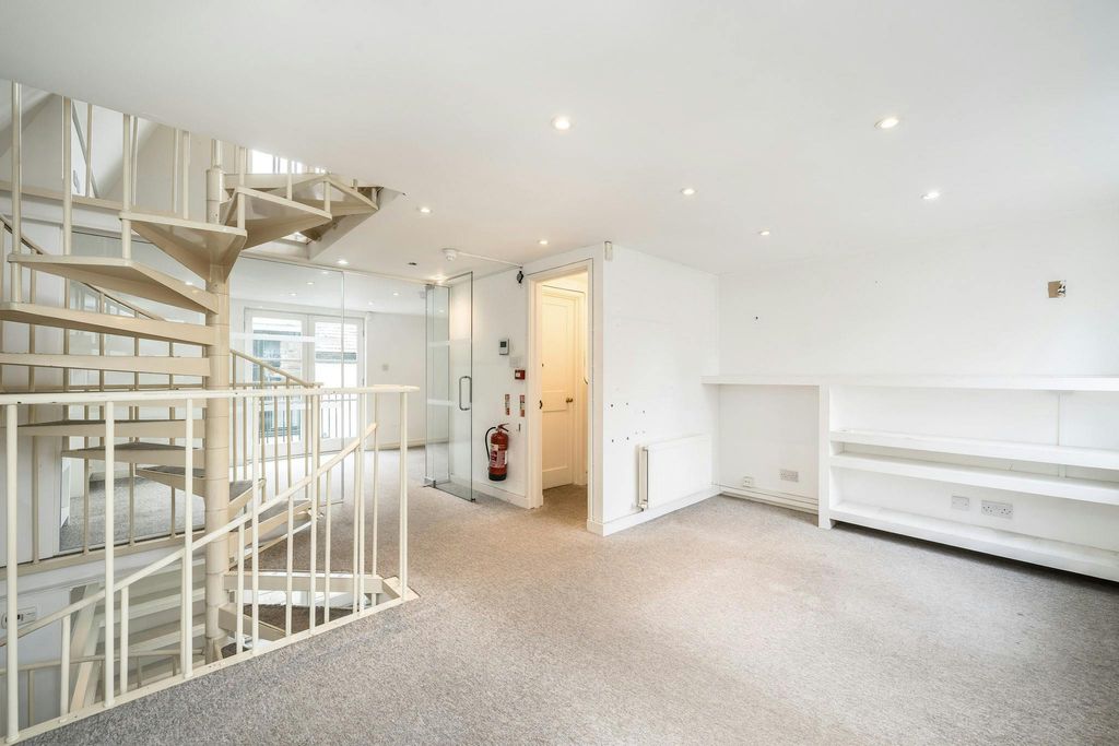 Property photo 3 of 10 1st Flr 2.Jpg