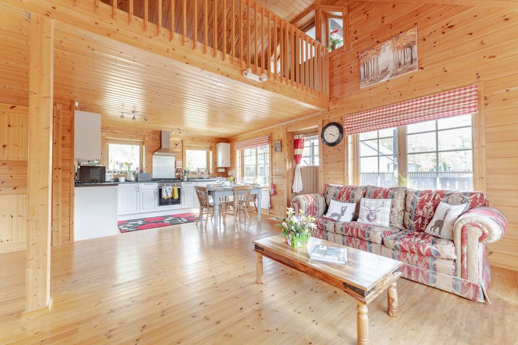 Property photo 2 of 19