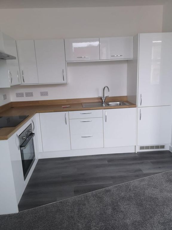 Property photo 1 of 8 Kitchen