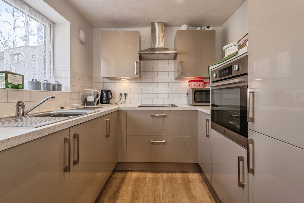 Property photo 2 of 20 Pbox-Img.Jpg
