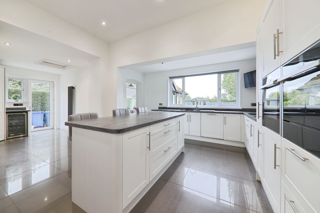 Property photo 2 of 22 4449463