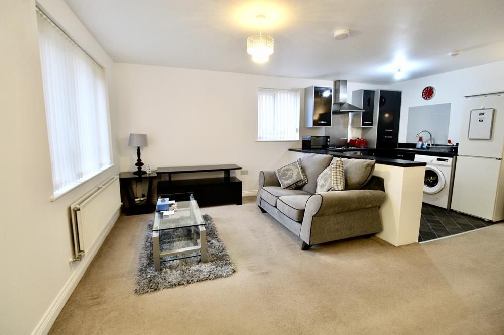 Property photo 2 of 9 Lounge 3