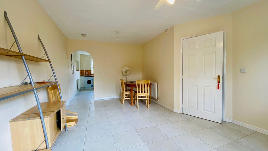 Property photo 2 of 8 Gallery