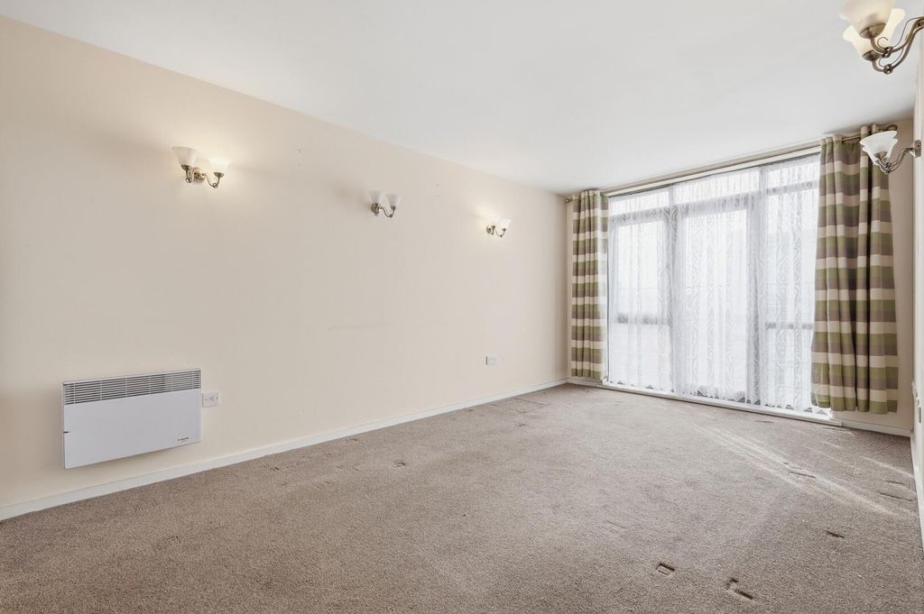 Property photo 2 of 12 Living Room