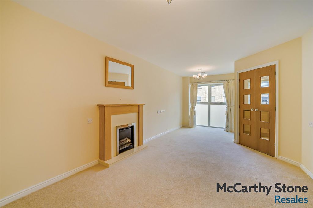 Property photo 2 of 14 Living Room