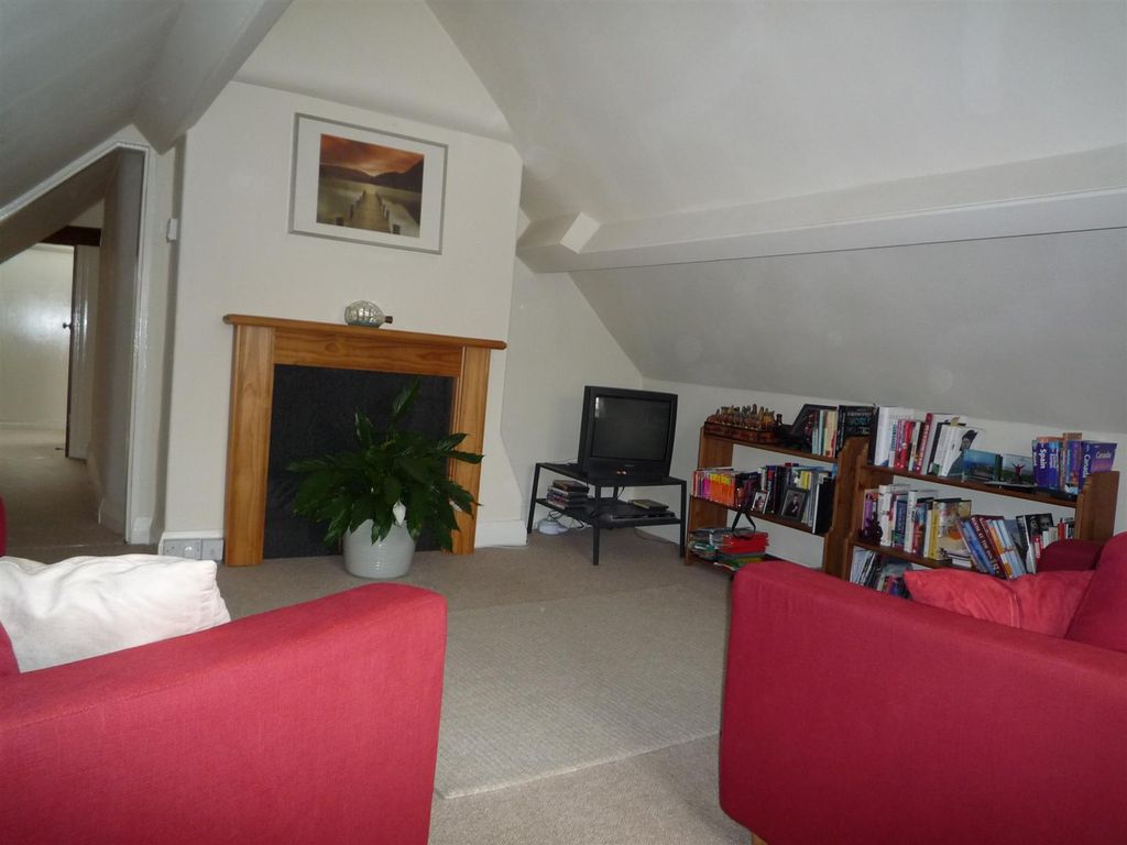 Property photo 3 of 5