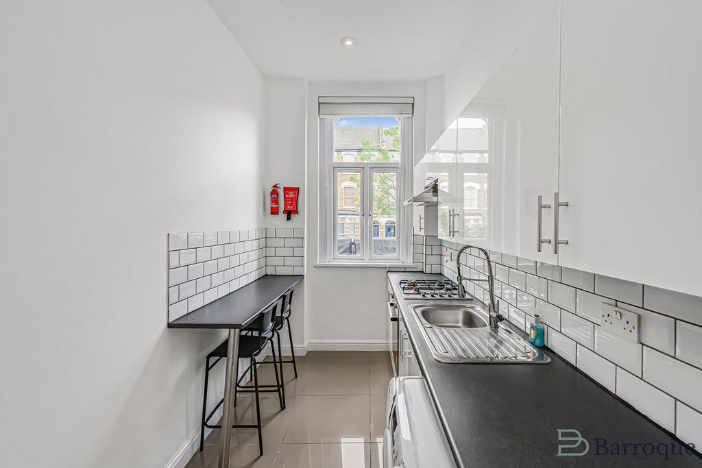 Property photo 1 of 17 Kitchen