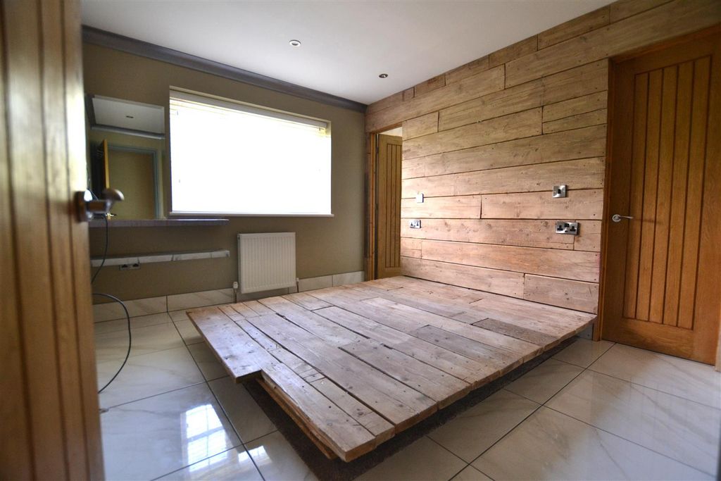 Additional image 7 of 6 bed detached house for saleParklands Court, Gateshead NE10