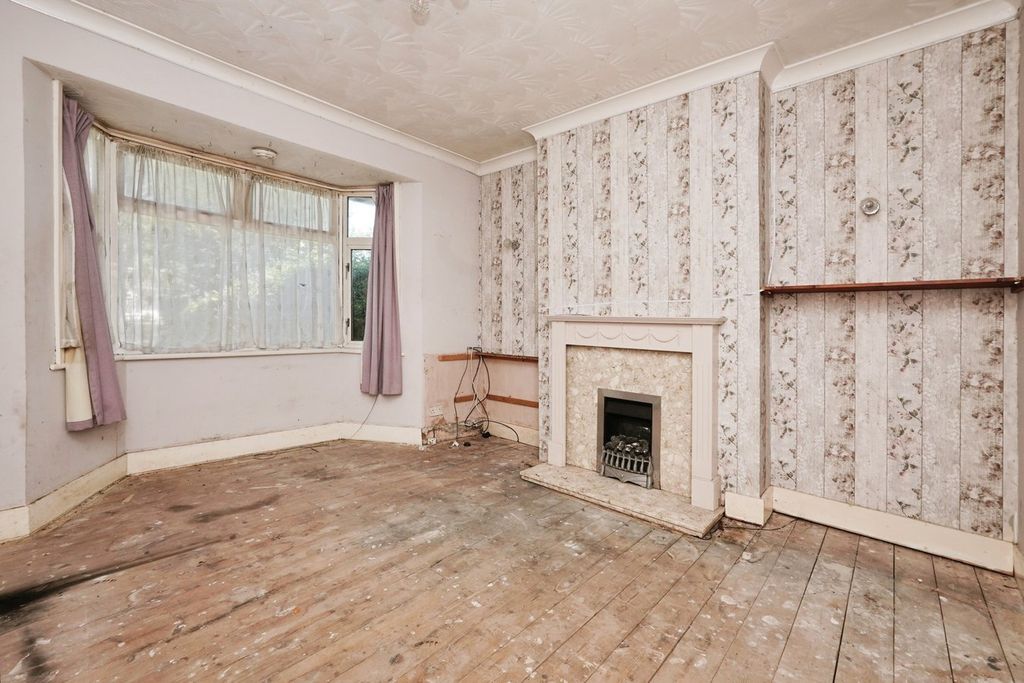 Property photo 2 of 20
