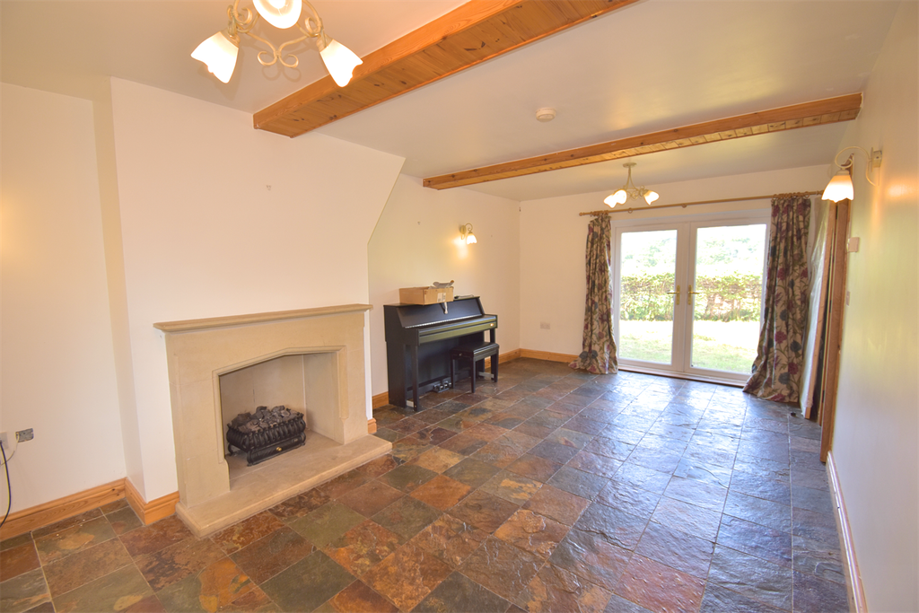 Property photo 2 of 21 Sitting Room