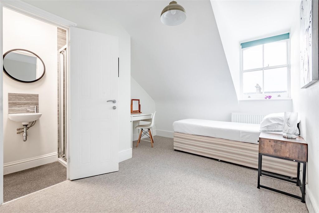 Additional image 25 of 14 bed terraced house to rentFirst Avenue, Hove BN3