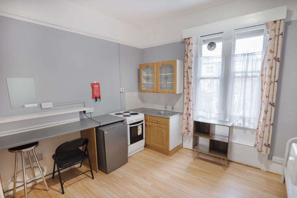 Property photo 2 of 5 Gallery