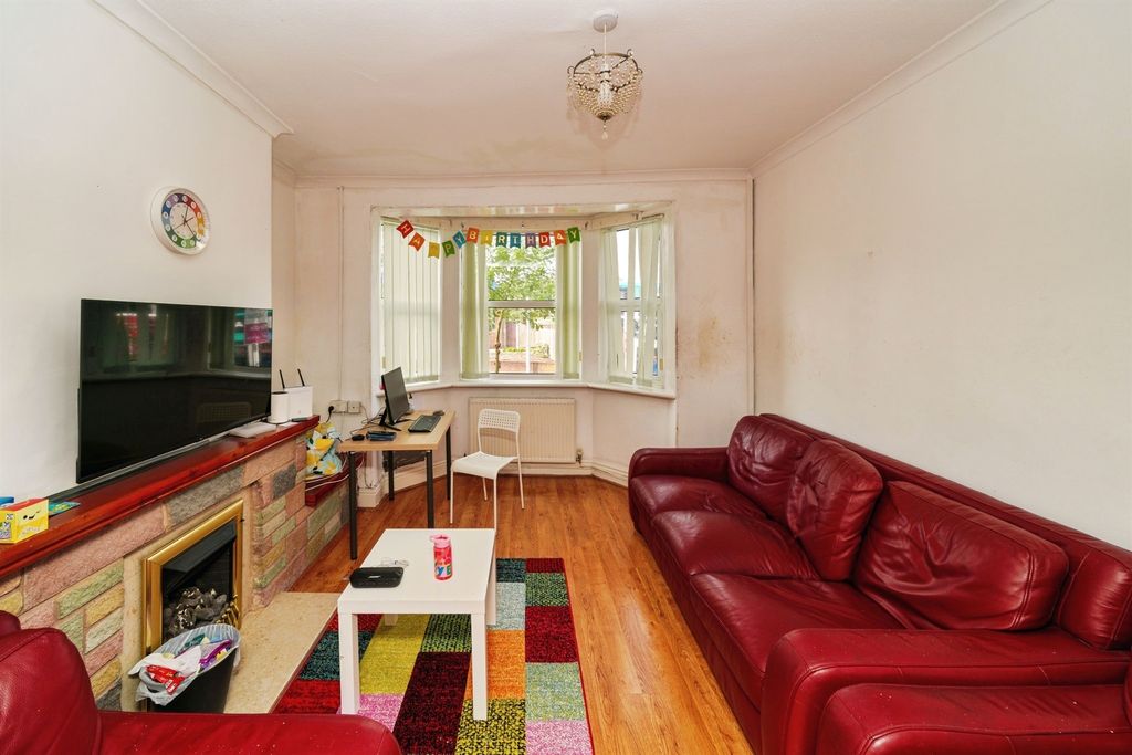 Property photo 3 of 16